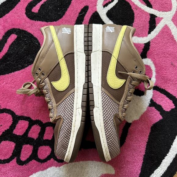 Undefeated x Nike Dunk Low Canteen – Size 11.5 – Used with Box - Picture 4 of 11